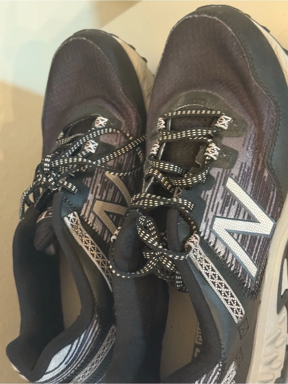 New Balance Women's Black & Gray Athletic Sneakers